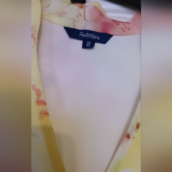 Cap sleeve Blouse - Picture 4 of 12